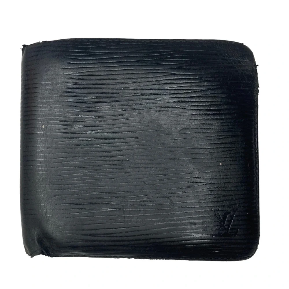 Authentic Louis Vuitton Black Epi Leather Men’s Unisex Bifold Marco Wallet_4